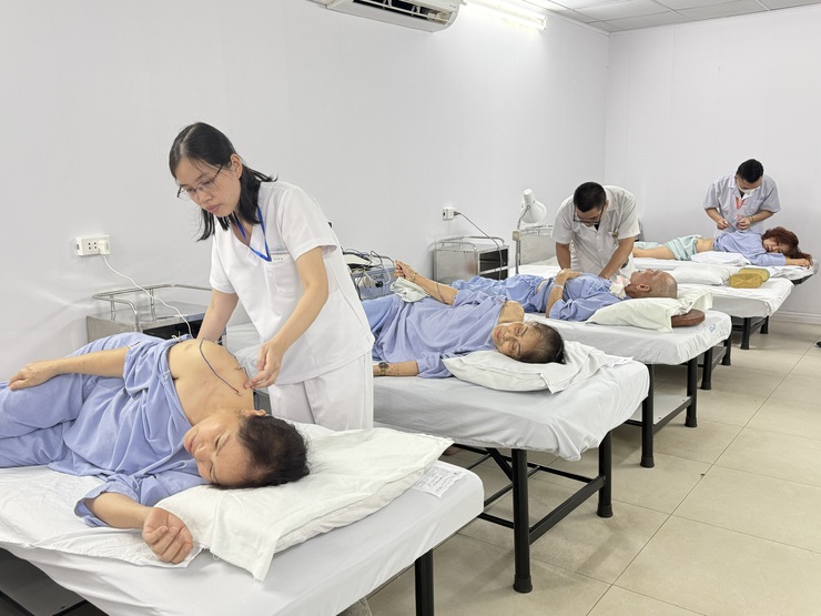 Đưa Nghị quyết 72-NQ/TW vào cuộc sống: Phát huy thế mạnh y học cổ truyền