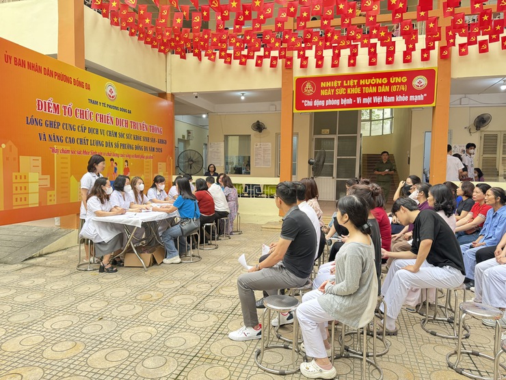 Đẩy mạnh các hoạt động chăm sóc sức khỏe về tận cơ sở, lấy người dân làm trung tâm