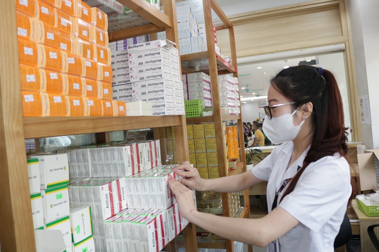 Tăng cường quản lý, bình ổn giá thuốc và thiết bị y tế, bảo vệ quyền lợi người bệnh