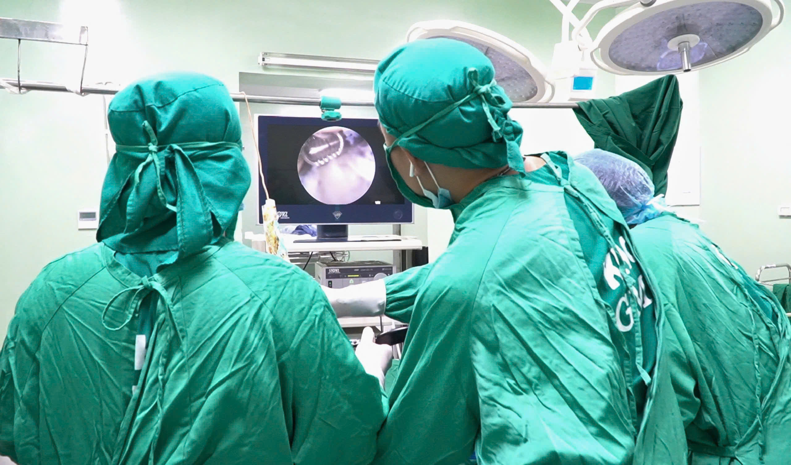 Phẫu thuật nội soi khớp cổ tay: HƯỚNG TIẾP CẬN ÍT XÂM LẤN TRONG ĐIỀU TRỊ VIÊM KHỚP PHỨC TẠP