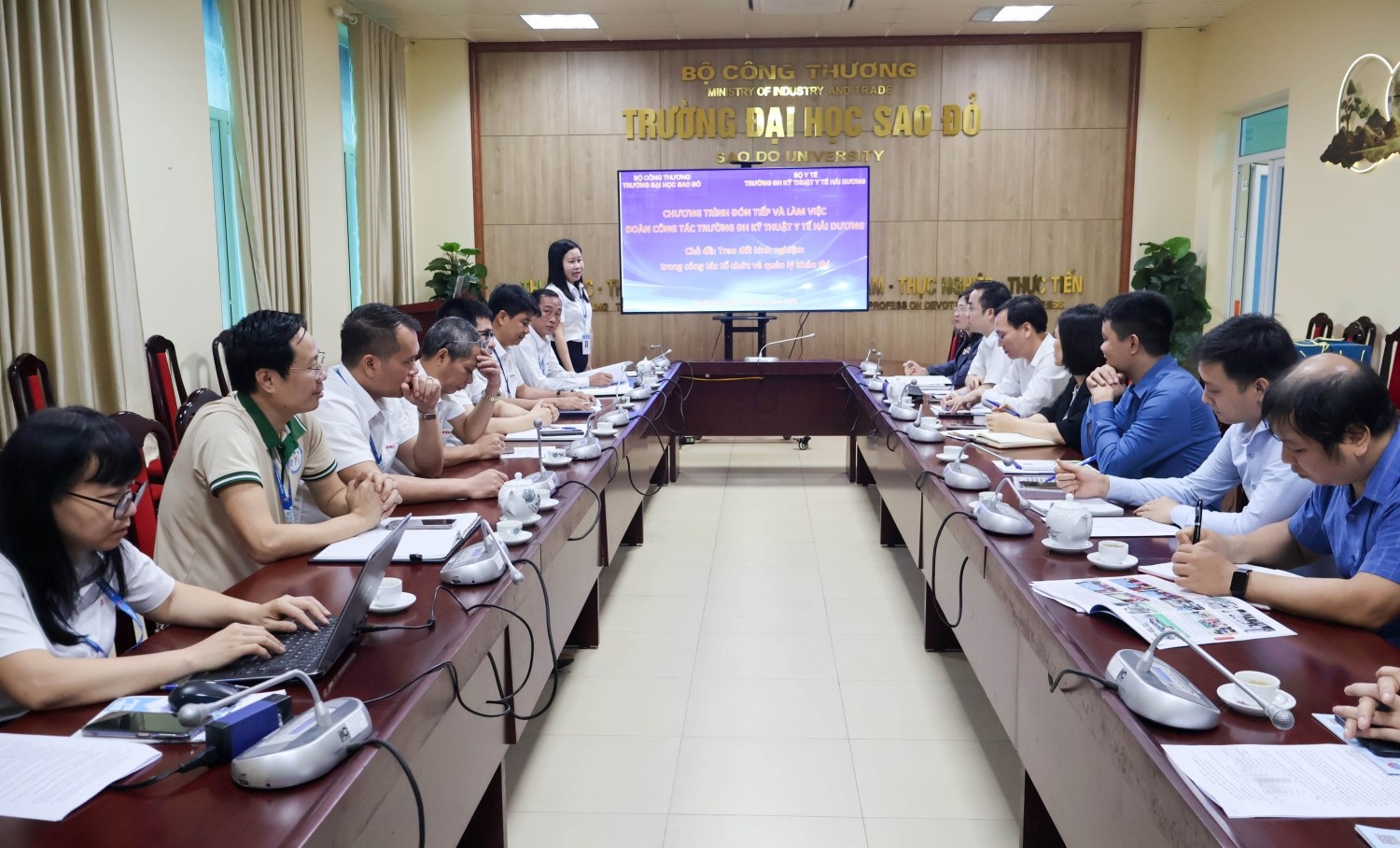 Trường Đại học Kỹ thuật Y tế Hải Dương đẩy mạnh chuyển đổi số, chuẩn bị các điều kiện triển khai thi trên máy tính