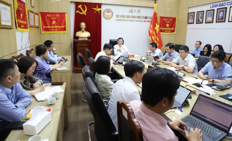 Thứ trưởng Bộ Y tế Nguyễn Tri Thức: Đặt trách nhiệm cá nhân mỗi cán bộ vào kết quả tập thể trong thực hiện chuyển đổi số y tế