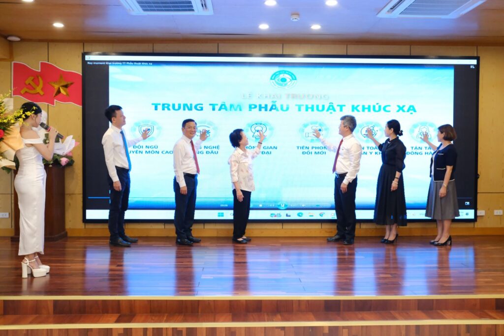 Khai trương Trung tâm Phẫu thuật Khúc xạ tiêu chuẩn quốc tế tại Bệnh viện Mắt Trung ương