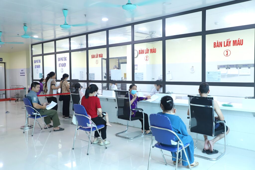 Phòng Xét nghiệm của Bệnh viện Đa khoa Yên Phong đạt chuẩn ISO 15189:2022